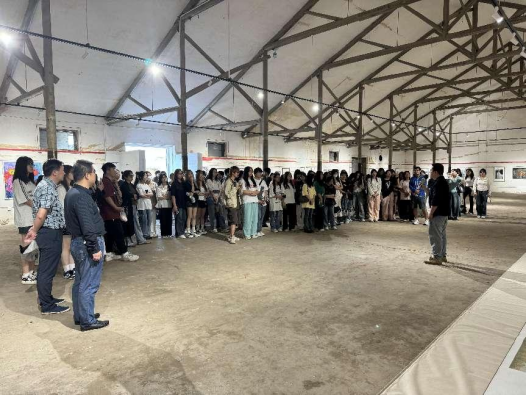 雷竞技2024届美术学专业毕业作品展顺利开幕